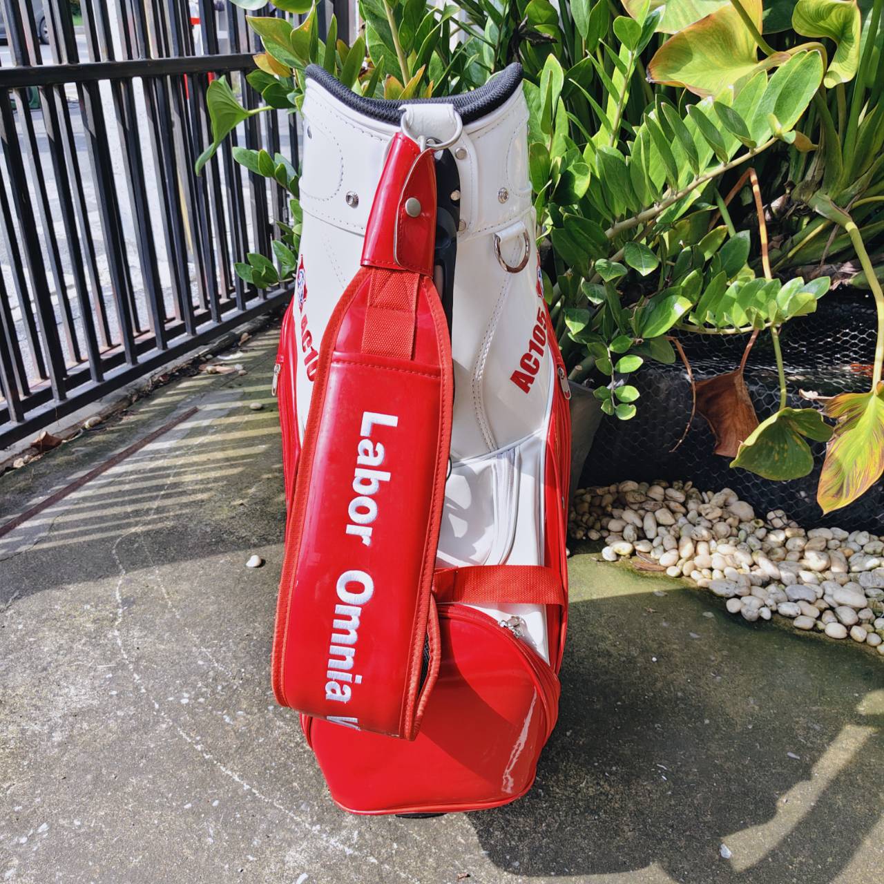 ถุงกอล์ฟ AC หนังแก้ว วัสดุดีมาก สีสวย สภาพดีมาก