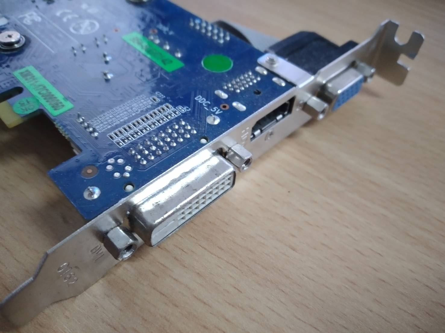 GALAX GEFORCE GT 710 2GB 2GB DDR3 64-bit HDMI/DVI-D/VGA