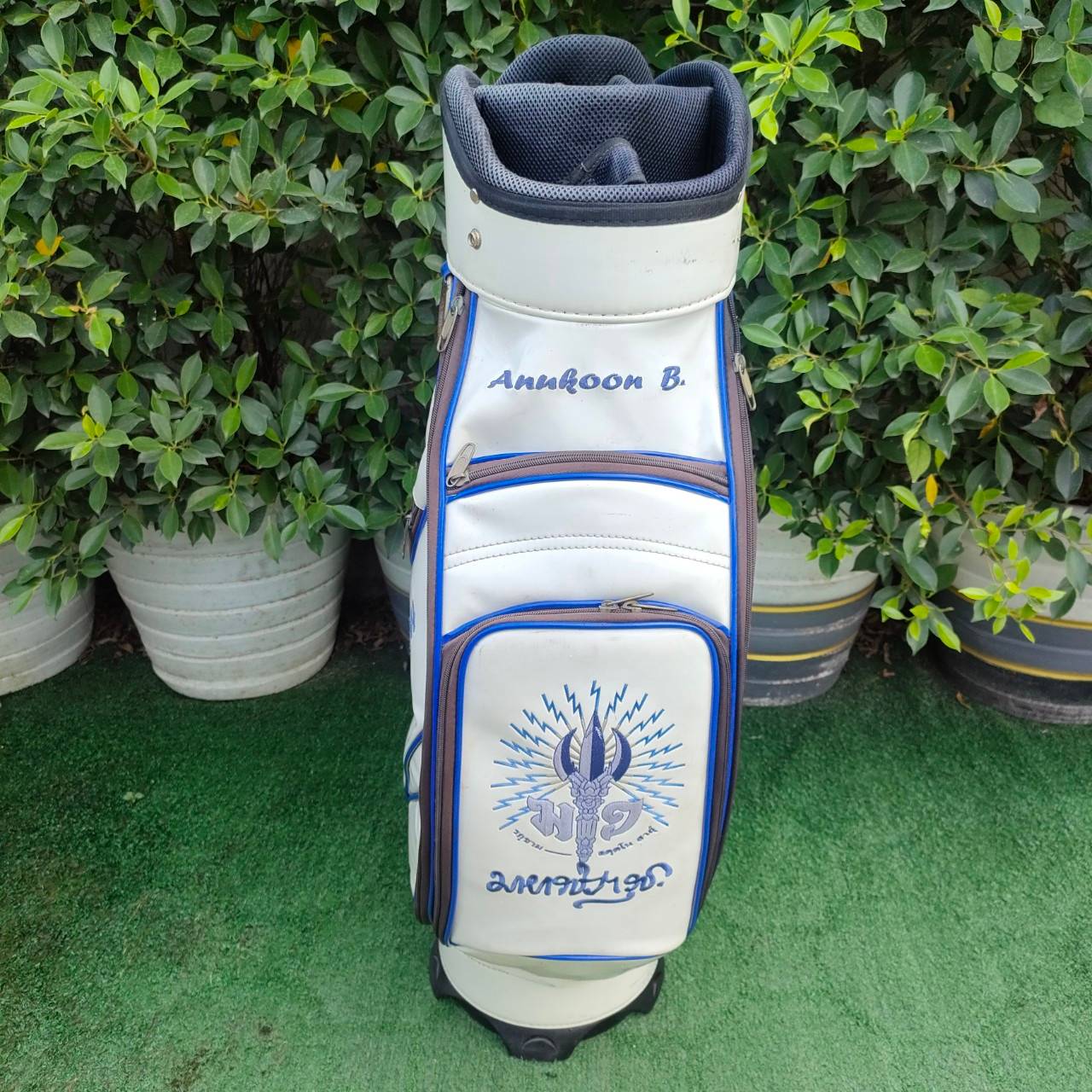 ถุงกอล์ฟ MAHAVAJJRAVUDH มือสอง ** เเป๊กติดคอพเวอร์ หลุด 1 จุด ** ถุงสวย ถุง TOUR ใบใหญ่ 9 นิ้ว
