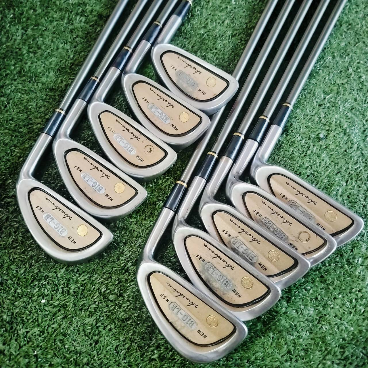 ชุดเหล็ก HONMA NEW BIG LB H&F เป็นหนึ่งในรุ่นยอดนิยมของแบรนด์ HONMA จากประเทศญี่ปุ่น เป็นสายเลือกแท้และท๊อปสุดของ HIRO HONMA จาก JAPAN SAKATA ไม้กอล์ฟพรีเมี่ยมมือสอง ของแท้ By NakaraLuxurious