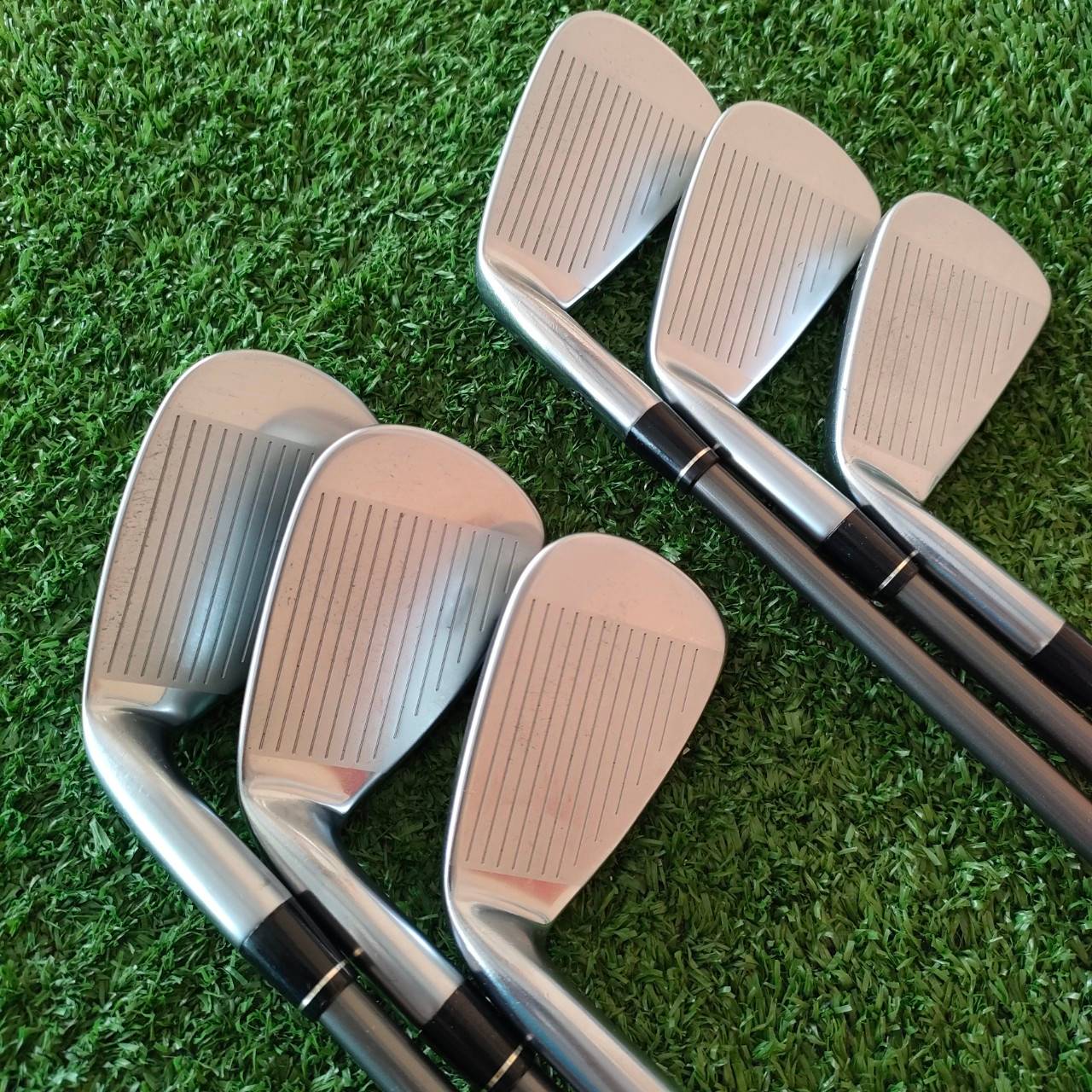 ชุดเหล็ก CALLAWAY LEGACY มีเหล็ก 5 - 9 เเละ SW *** ไม่มี PW มาด้วยนะครับ *** ก้าน LEGACY SERIES FLEX R ชุดนี้เป็นชุดพรีเมี่ยมที่สุดของ Callaway เป็นเหล็ก FORGED ระดับพรีเมี่ยมญี่ปุ่น ไม้กอล์ฟมือสอง ของแท้ BY NakaraLuxurious
