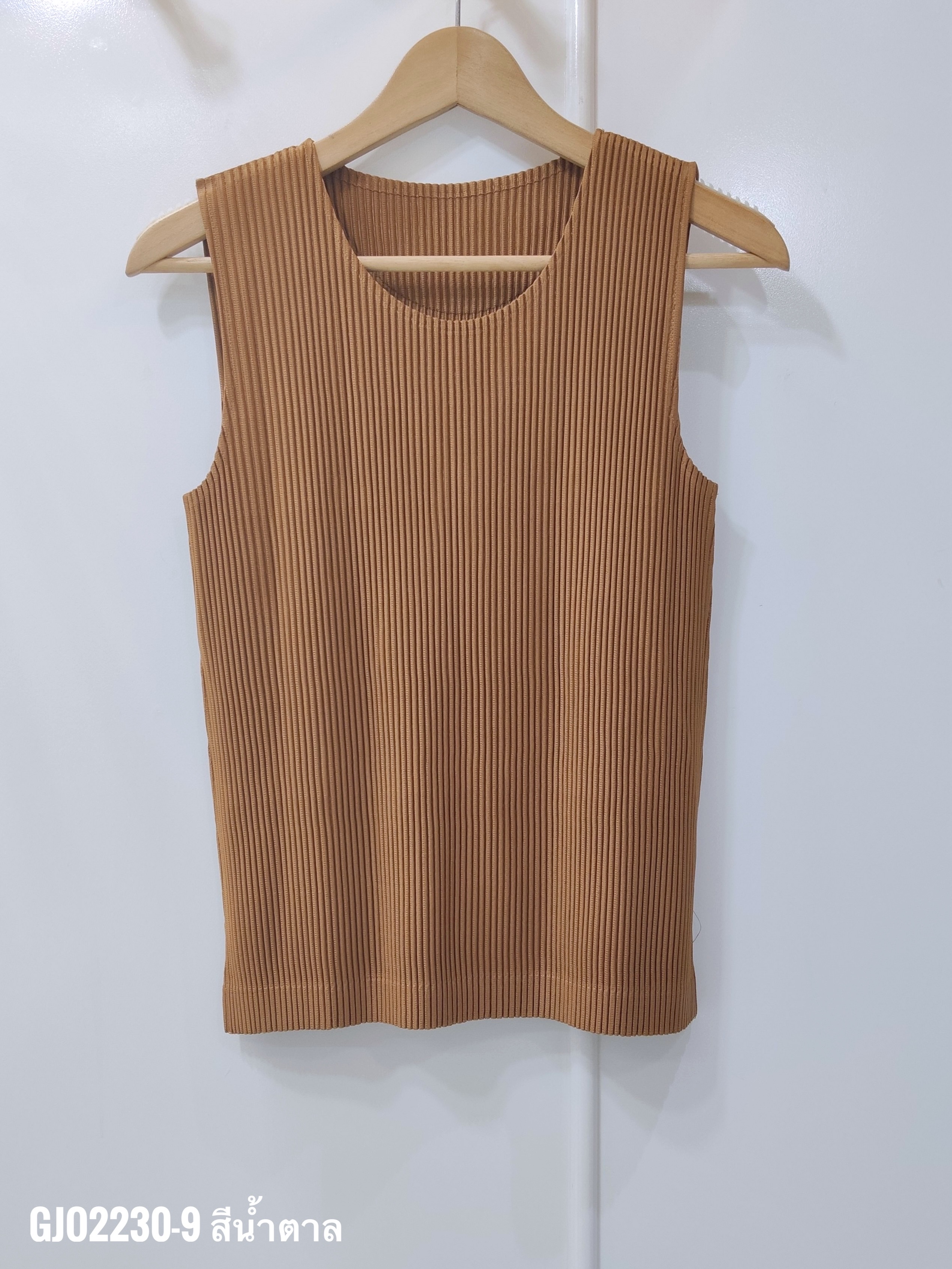 ปรับราคาลง20%!! มีผ่าชาย!! 2MUAY รุ่น GJO2230-9 เสื้อพลีทคุณภาพ THICK SLEEVELESS PLEAT TOP 9 สี FREE SIZE