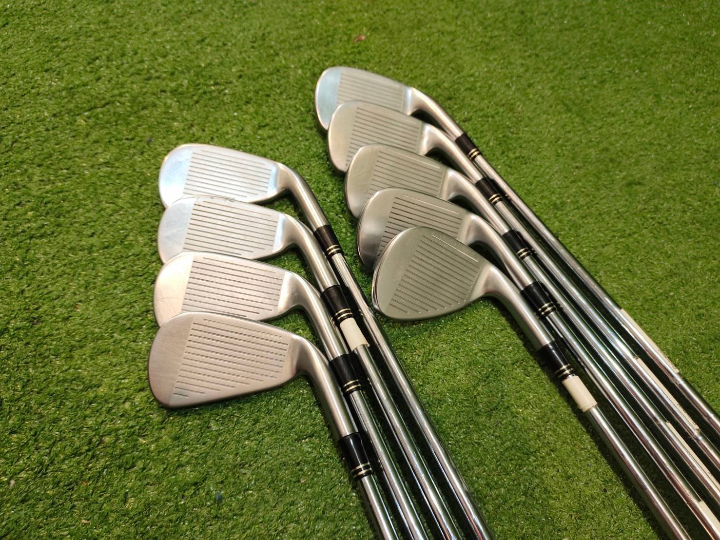 ไม้กอล์ฟมือซ้าย ชุดเหล็ก Taylormade TOUR BURNER