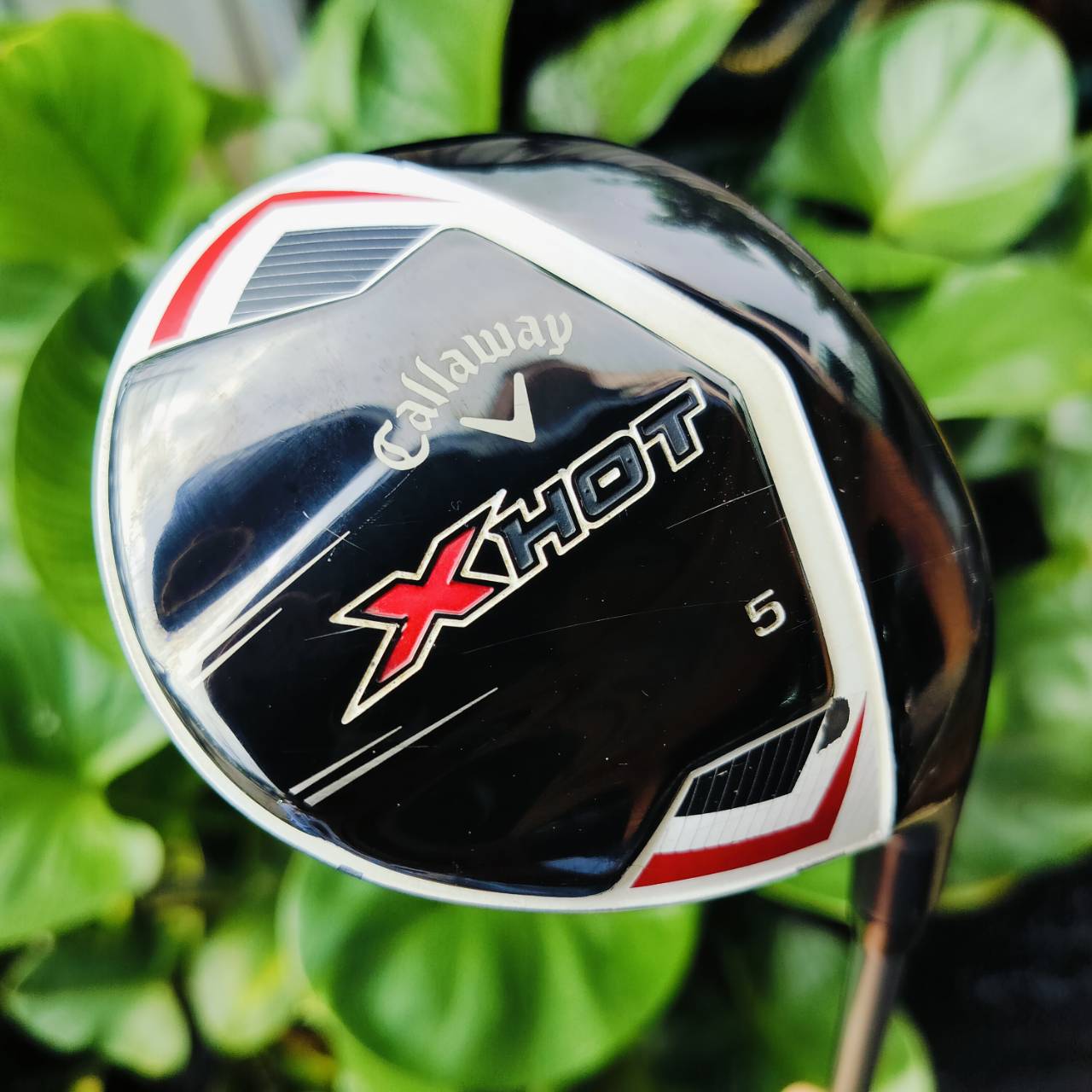FW5 Callaway X-HOT องศา 19 ก้าน FUJIKURA SPEEDER FLEX R สภาพสวยมาก เดิมๆเลยค่ะ สติ๊กเกอร์ครบ เป็นหัวที่ตีง่ายมากๆ หัวแบนใหญ่ ชดเชยสูง และตีไกล ได้ระยะอย่างมาก ไม้กอล์ฟพรีเมี่ยมมือสอง ของแท้ By NakaraLuxurious