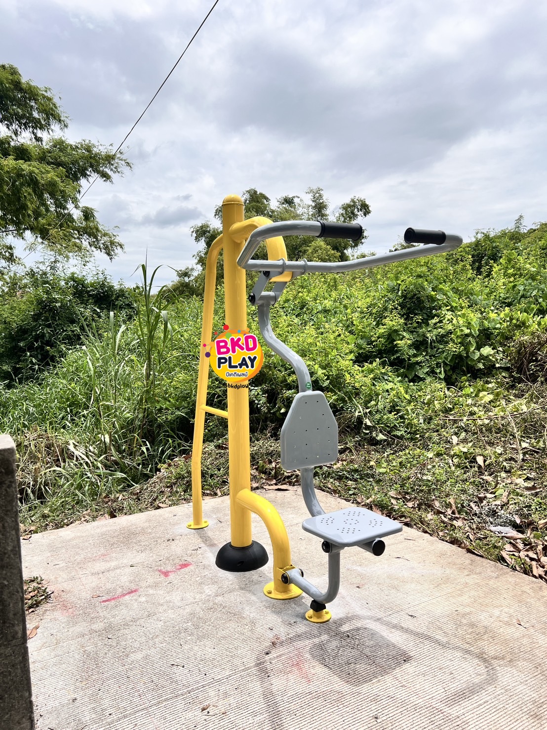 เครื่องออกกำลังกาย กลางแจ้ง ชุดอุปกรณ์บริหารแขน-หัวไหล่-หน้าอก (แบบดึงยกตัว) ลานกีฬา อเนกประสงค์ สนามกีฬา สั่งผลิตตามสีที่ต้องการได้