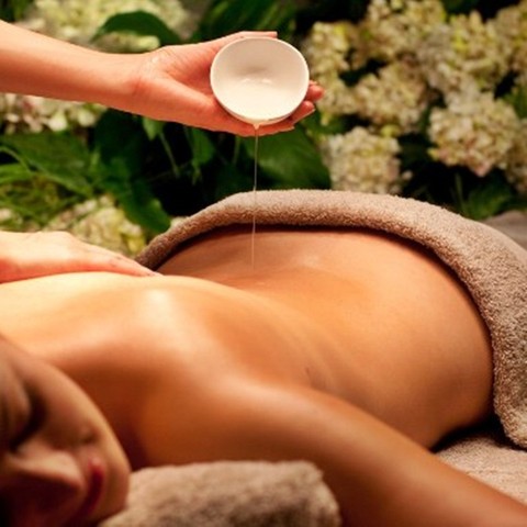 1 hrs Aromatherapy / นวดน้ำมันหอมระเหย