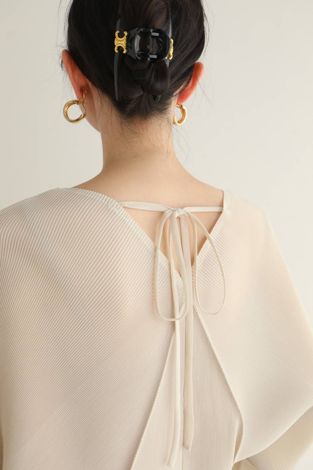 2MUAY รุ่น GJO3075 เสื้อผู้หญิง เสื้อพลีทคุณภาพ สีดำ BATSLEEVE BOW TIE PLEAT TOP FREE SIZE