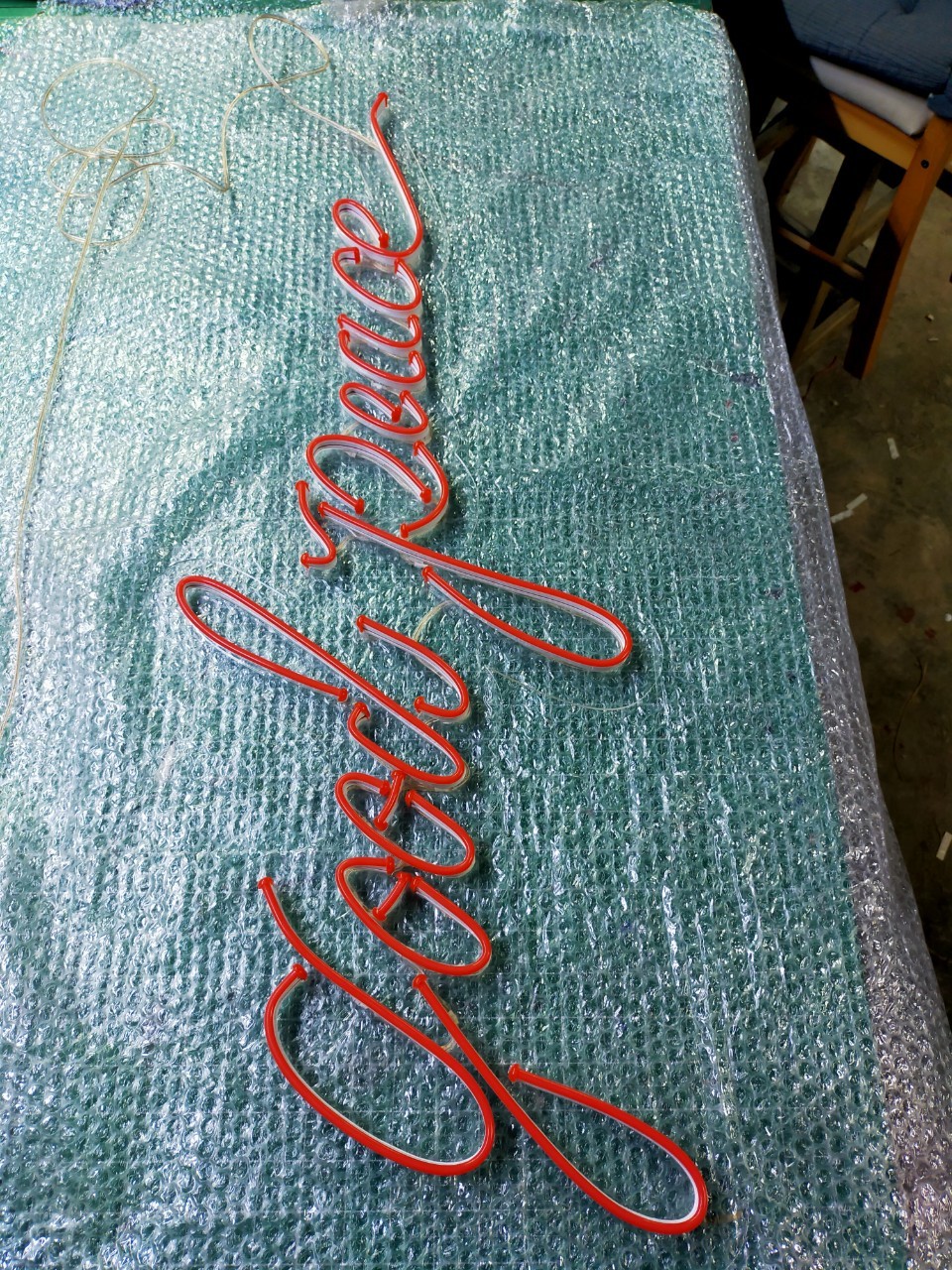 ป้ายไฟนีออนดัด