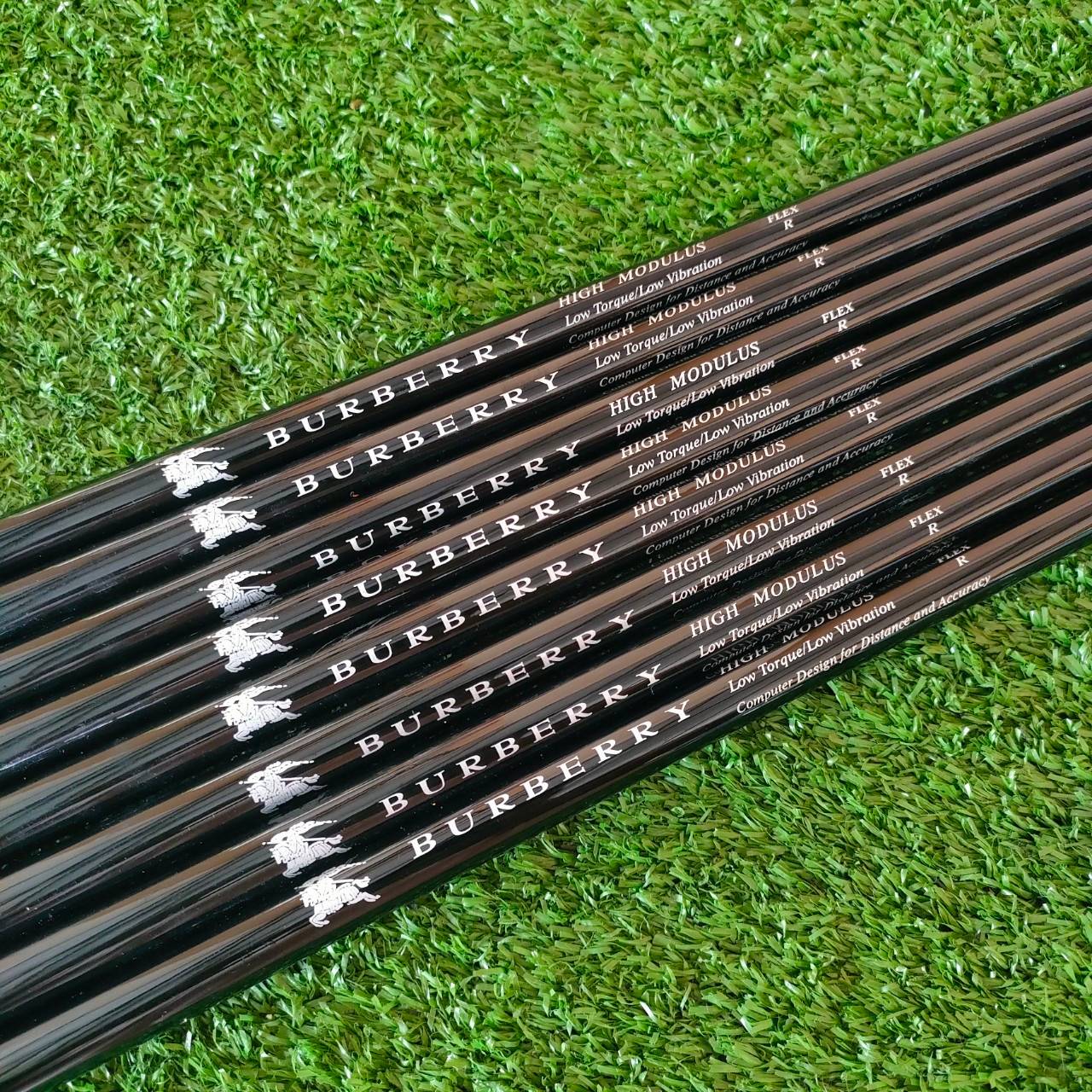 ก้าน BURBERRY ของใหม่!!! ความยาวเฉพาะก้าน 42 นิ้ว FLEX R ก้านสำหรับใส่ FAIRWAY เป็นก้าน HIGH MODULUS GRAPHITE LOW TORQUE / LOW VIBRATION มือหนึ่ง ของแท้ BY NakaraLuxurious