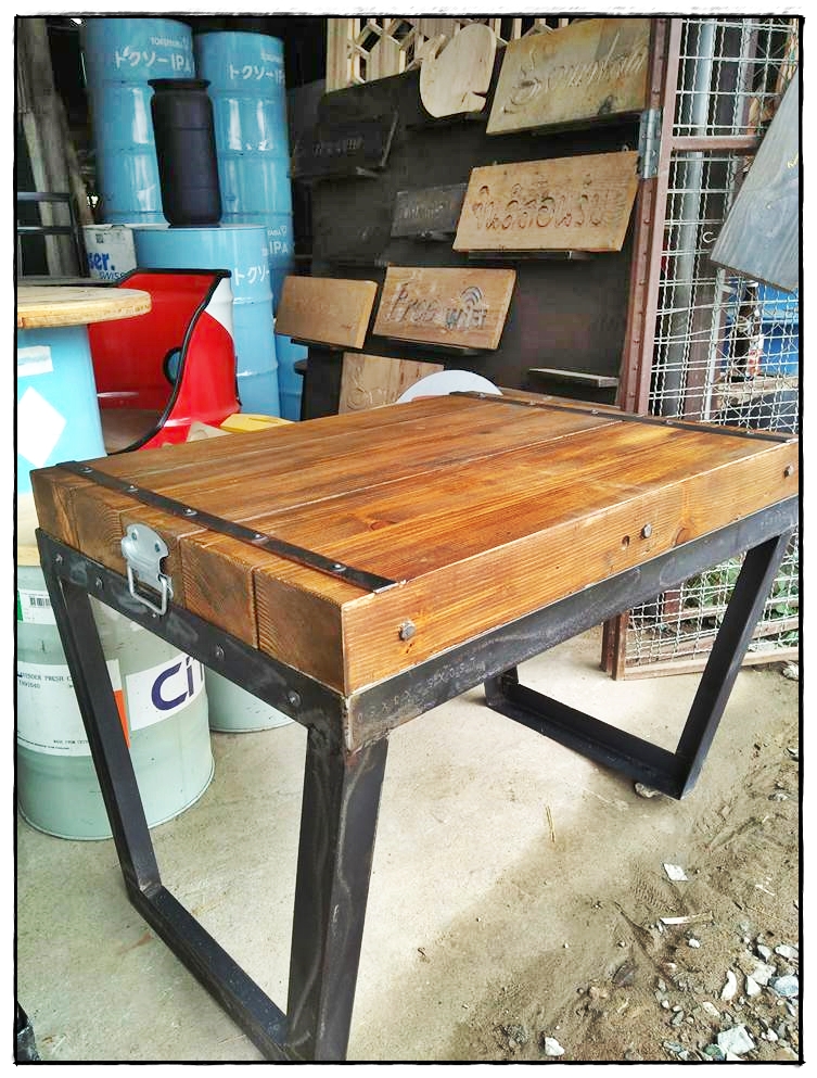 โต๊ะกลางไม้จริง ที่นั่ปลายเตียง newdesign ไม่ซ้ำใคร ไม้ยางพาราประสาน-ไม้สนนอก เน้นความสวยงาม+แข็งแรง