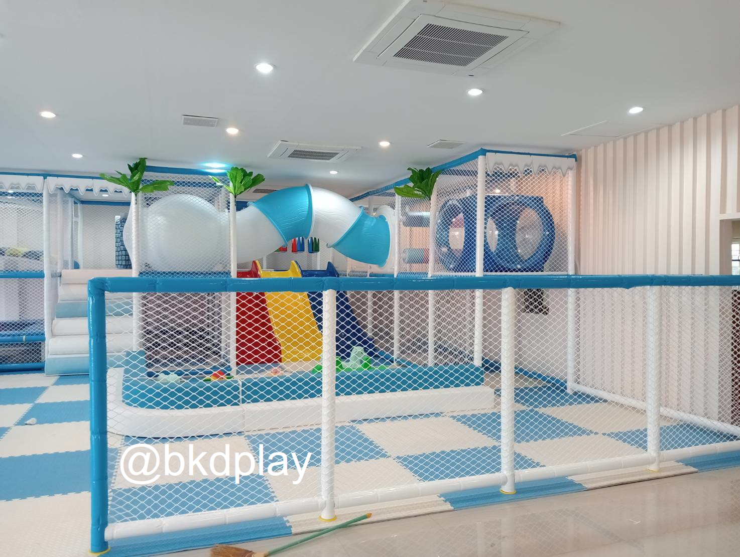 ห้องบอล ชุด สวนสนุกเพนกวิน ,บ้านบอลเด็ก,สวนสนุกเด็ก เครื่องเล่นสนามในร่ม ของเล่น indoor playgroundราคาโรงงาน รับทำบ้านบอลในห้าง มุมเด็ก kidzone