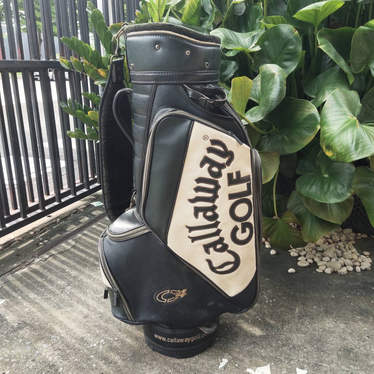 ถุงกอล์ฟ Callaway C4 วัสดุดีมาก ภายในบุกำมะหยี่ด้วย ถุง TOUR ใบใหญ่เลย ใส่ของจุ๊กๆ