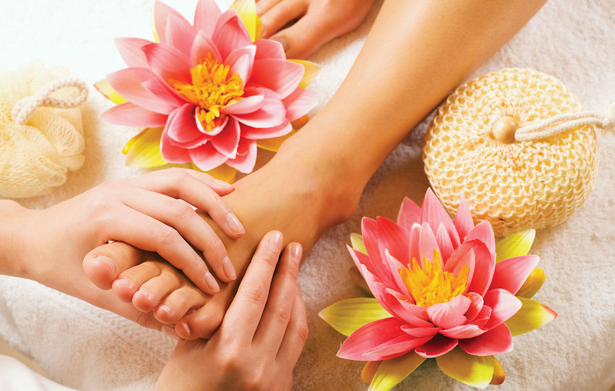 1 hrs Foot massage / นวดเท้า