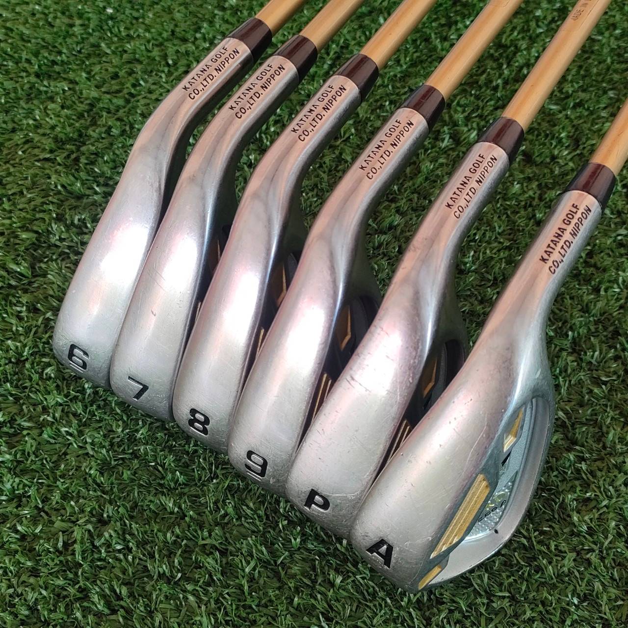 ชุดเหล็ก SWORD ATC 589 B มีเหล็ก 6 - 9 เเละ PW AW ก้าน FUJIKURA SPEEDER 589 B FLEX SR สวยๆเดิมๆทั้งชุด ชุดเหล็กที่ตีง่ายและไกลที่สุด ไม่ค่อยมีเวลาฝึกซ้อม ก็สามารถตีให้ดีและตีสนุกได้!! ไม้กอล์ฟมือสอง ของแท้ BY NakaraLuxurious