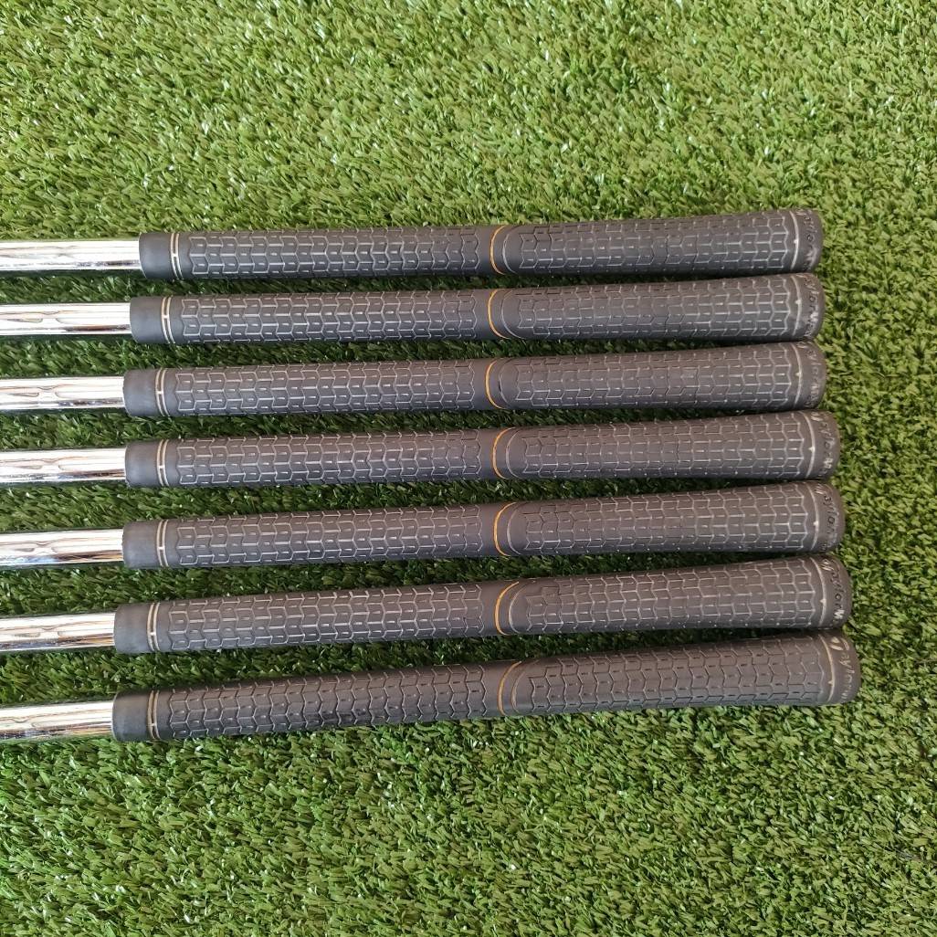 ชุดเหล็ก TAYLORMADE BURNER PLUS มีเหล็ก 4-9 เเละ PW FLEX S รุ่น PLUS คือจะตีไกลกว่ารุ่นปกติ ไม้กอล์ฟมือสอง ของแท้ BY NakaraLuxurious