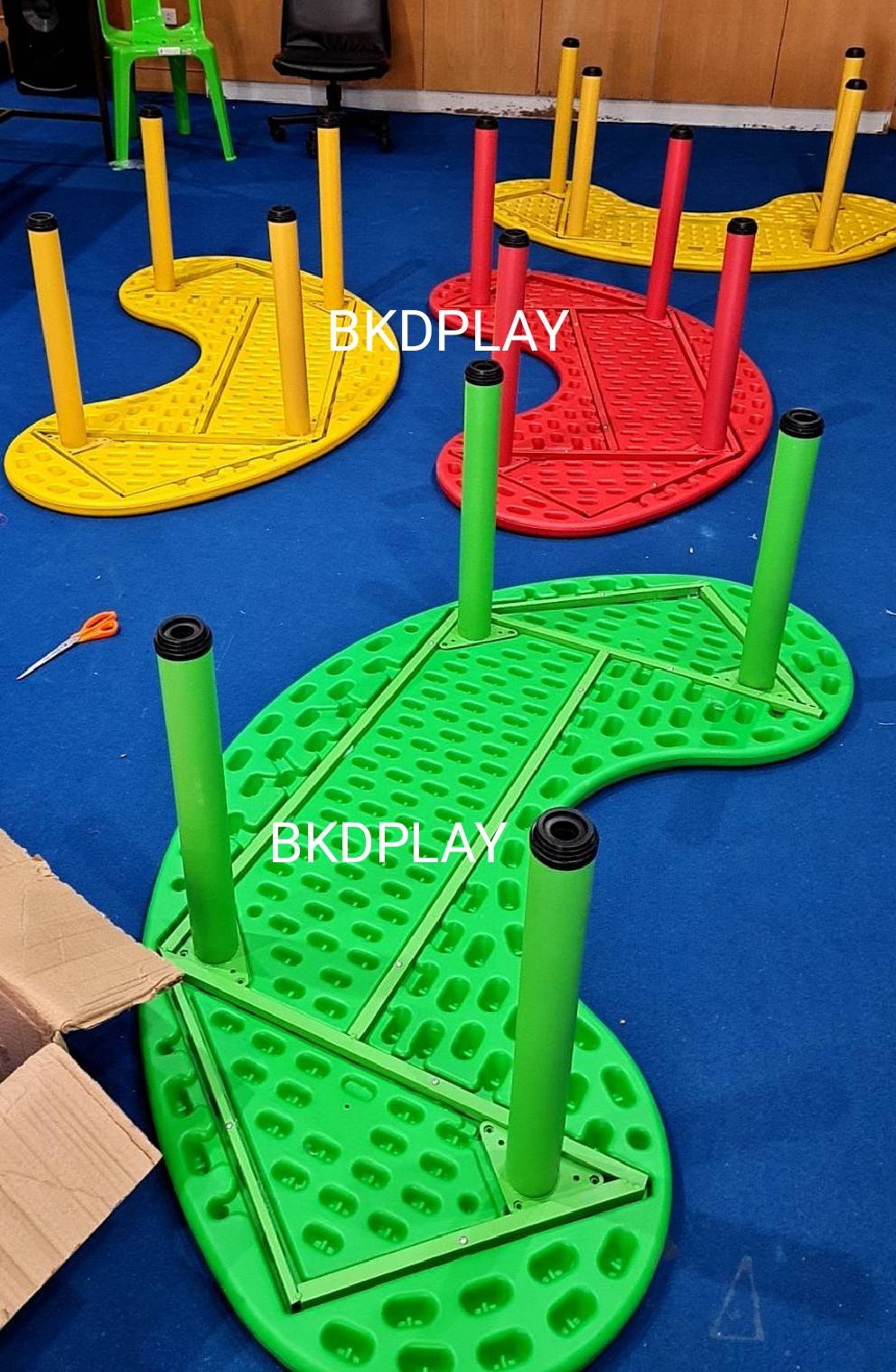 โต๊ะทรงถั่ว โต๊ะเสี้ยวเสี้ยว โต๊ะเรียนพลาสติก เด็กอนุบาล ขาเหล็ก ราคาโรงงาน พร้อมส่ง คิดค่าส่งตามจริงKF-0051