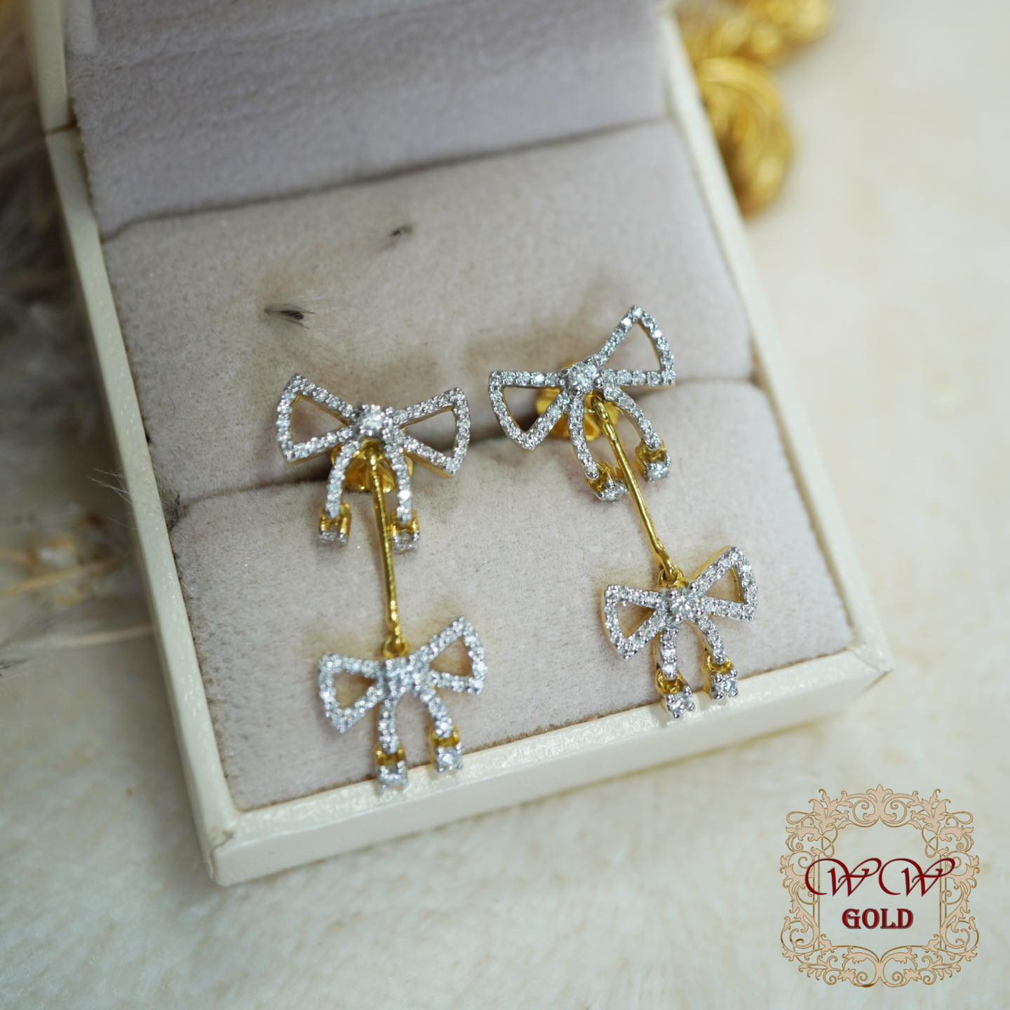 ต่างหูโบว์ระย้า ราคา 35,xxx.-