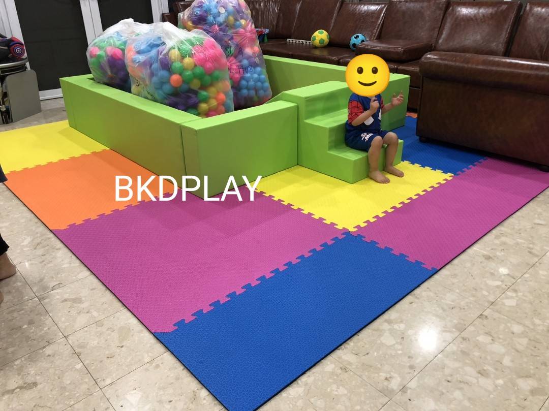 บ่อบอลพร้อมบันได ห้องบอล คอกกั้นเด็ก บุนวมนิ่ม,คอกกั้น, เบาะนุ่มนิ่ม หนัง soft play, indoor playground ของเล่นเสริมพัฒนาการ รับสั่งทำบ่อบอล ตามขนาด