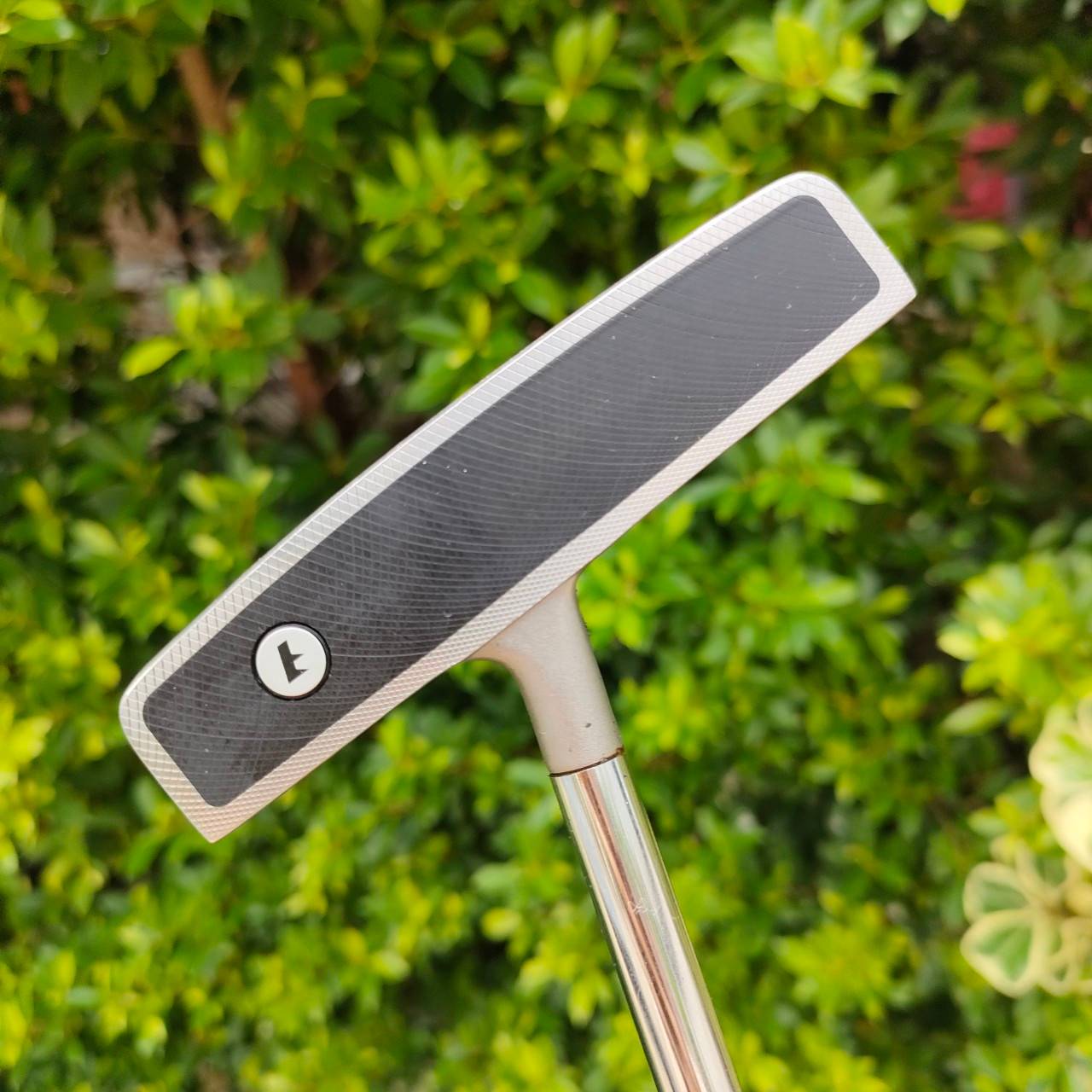 PUTTER NIKE IGNTE 004 ความยาว 34 นิ้ว ก้าน IGNITE เป็นก้านแบบ CENTER เจาะตรงกลาง พัตต์นิ่ง!! พัตต์แม่นยำมาก!! ไม้กอล์ฟมือสอง ของแท้ BY NakaraLuxurious