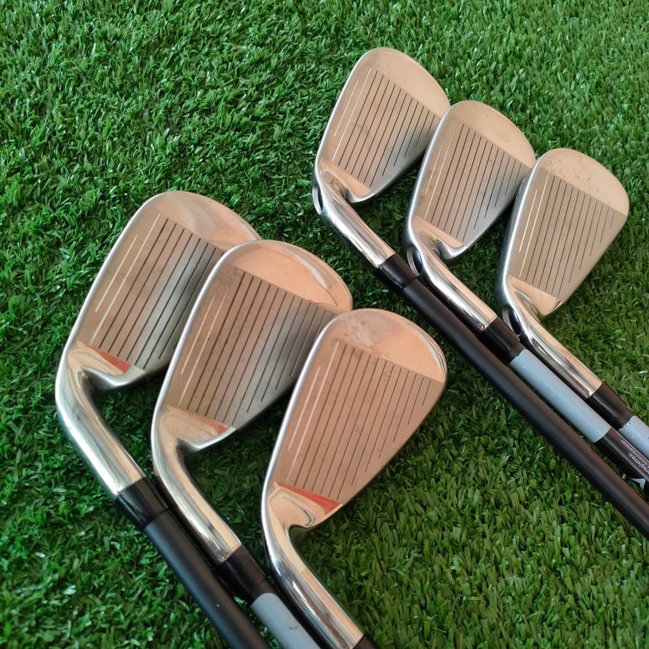 ชุดเหล็ก CALLAWAY RAZR X มีเหล็ก 5-9 เเละ PW ก้าน CALLAWAY FLEX A เป็น Flex amature มือสมัครเล่น ก้านอ่อน เบาสบาย ตีง่ายๆนุ่มๆ ตีสนุก มันส์ ระยะดีเลยครับ