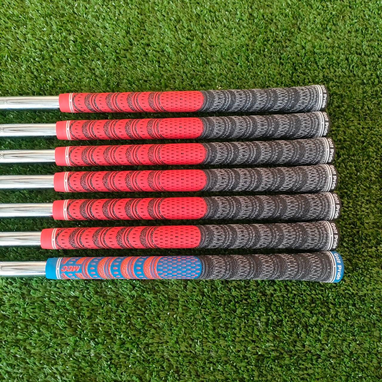 ชุดเหล็ก TITLEIST AP1 716 มีเหล็ก 5-9 เเละ PW SW ก้าน N.S.PRO 950 GH FLEX S สุดนี้สภาพสวยเดิม กริพใส่ GOLF PRIDE รุ่น กึ่งผ้าใบ ชิ้นละ 690 บาท ตอนนี้ ใบสภาพสวยมาก ก้านก็ดีมากทั้งชุด ตัว MADE IN JAPAN รุ่น 716 ตีดีมากกก ราคานี้ถูกที่สุดแน่นอน จองด่วนที่สุด