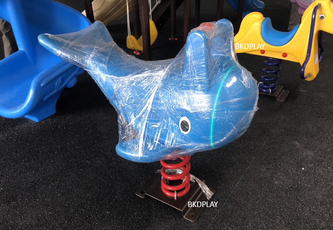 สปริงปลาโลมา