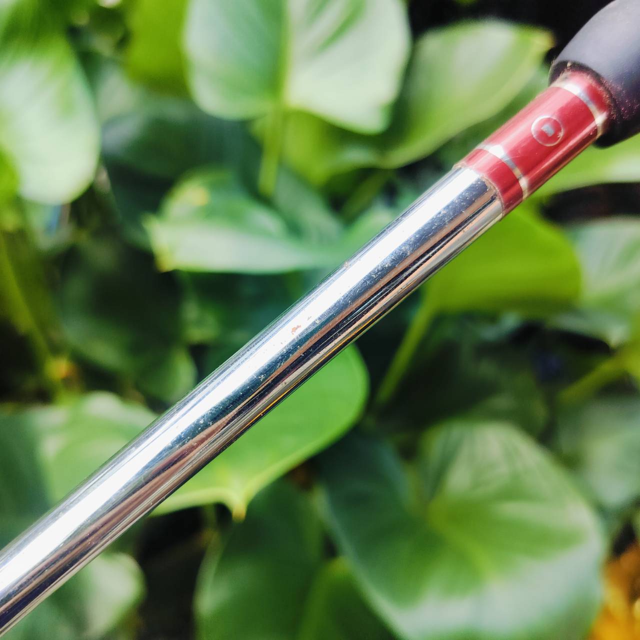 *** ไม้กอล์ฟสำหรับเด็ก ** PUTTER NIKE ยาว 21 นิ้ว ทรงมอลเล็ต ชดเชยสูง พัตต์ง่าย มีเส้นเล็งอย่างดี น้ำหนักดีค่ะ หน้าอินเซิร์ท ให้ฟีลลิ่งที่ดีมาก ไม้กอล์ฟพรีเมี่ยมมือสอง ของแท้ By NakaraLuxurious