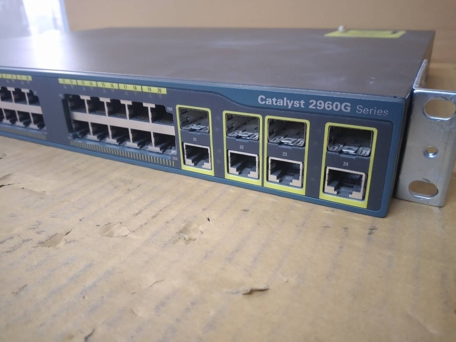 Cisco Catalyst 24-Port Switch Gigabit Managed + 4 x Shared SFP