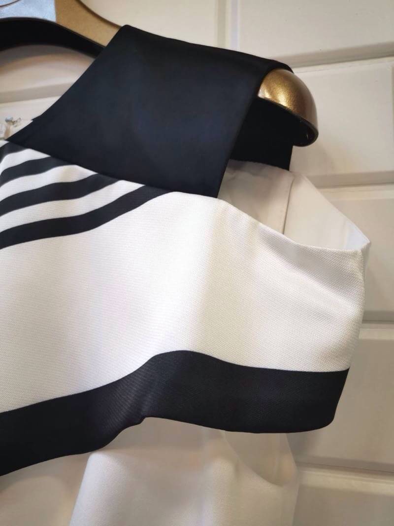 ปรับราคาลง 50% 2MUAY PREMIUM DRESS ชุดเดรสออกงาน ชุดเดรสลูกไม้ ชุดทำงาน ONE SIDE COLD SHOULDER DRESS รุ่น AK90169 สีขาวดำ