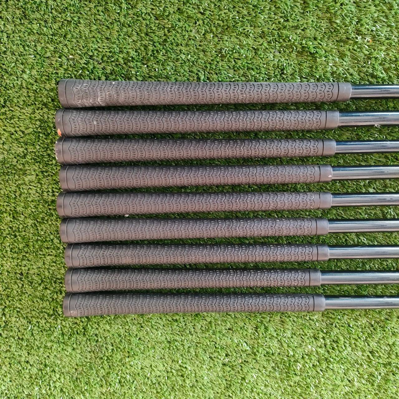 ** ไม้กอล์ฟสำหรับท่านที่ถนัดซ้าย ** ชุดเหล็ก CALLAWAY TRIDENT GOLF มีเหล็ก 3-9 เเละ PW SW ก้าน BCH90 FLEX R เป็นชุดที่ตีง่ายมากๆๆๆ ตีนุ่ม และได้ระยะครับ