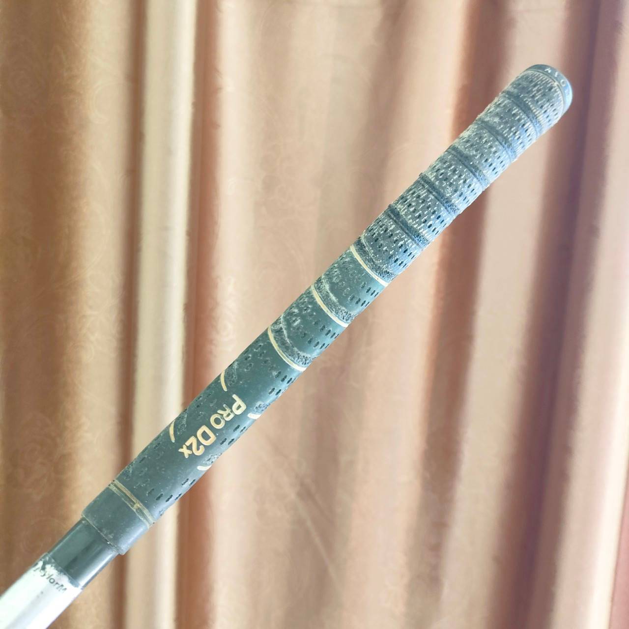 DRIVER TAYLORMADE R510 องศา 9.5 ก้าน TAYLORMADE TM-500 LITE FLEX R หัวไม่ใหญ่ เร่งสปีดหัวไม้ได้เร็วขึ้นมาก ตีง่ายมาก ถ่วงบล๊านซ์ไว้ได้อย่างดี ไม้กอล์ฟพรีเมี่ยมมือสอง ของแท้ By NakaraLuxurious