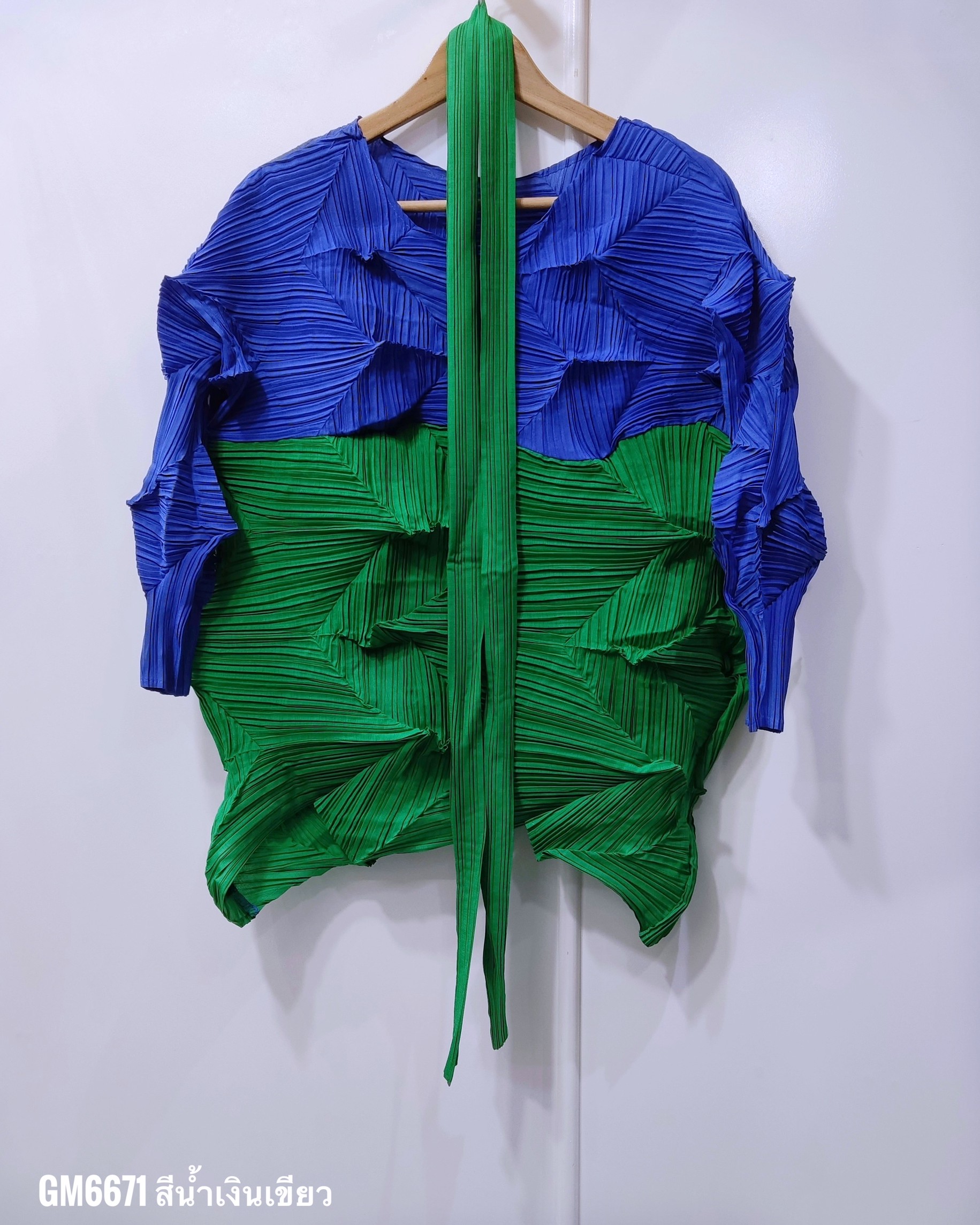 อกถึง 44 นิ้ว 2MUAY GM6671 เสื้ออัดพลีท TWO TONE ZIGZAG PLEATED TOP 7 สี FREE SIZE