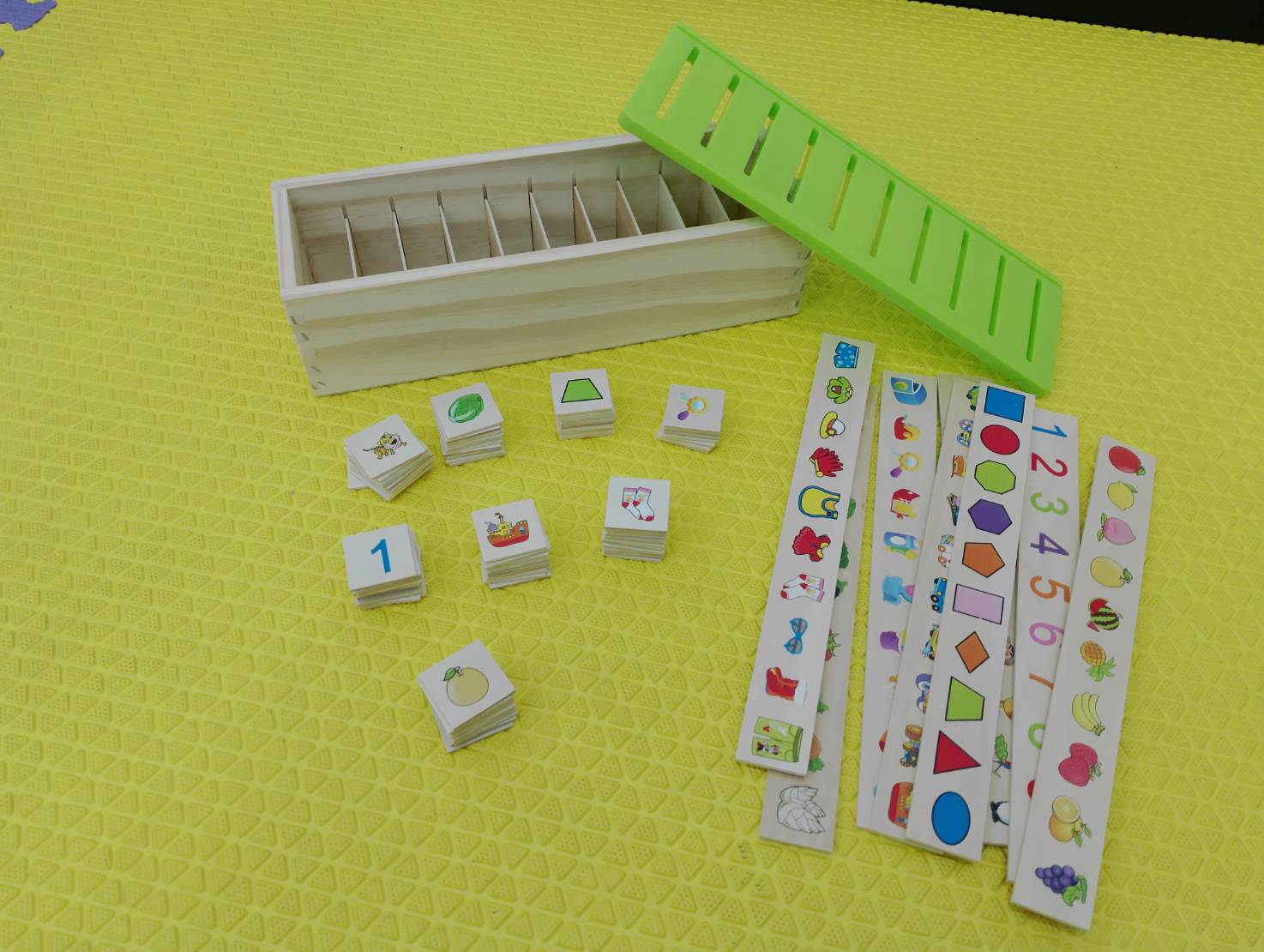 กล่องเรียนรู้คำศัพท์ ของเล่นไม้, ของเล่นเสริมพัฒนาการ, ของเล่นเด็กอนุบาล, สื่อการสอนเด็กอนุบาล วัสดุและสี ปลอดภัยต่อเด็ก มีมาตรฐาน มอก. ตามที่ สพฐ. กำหนด