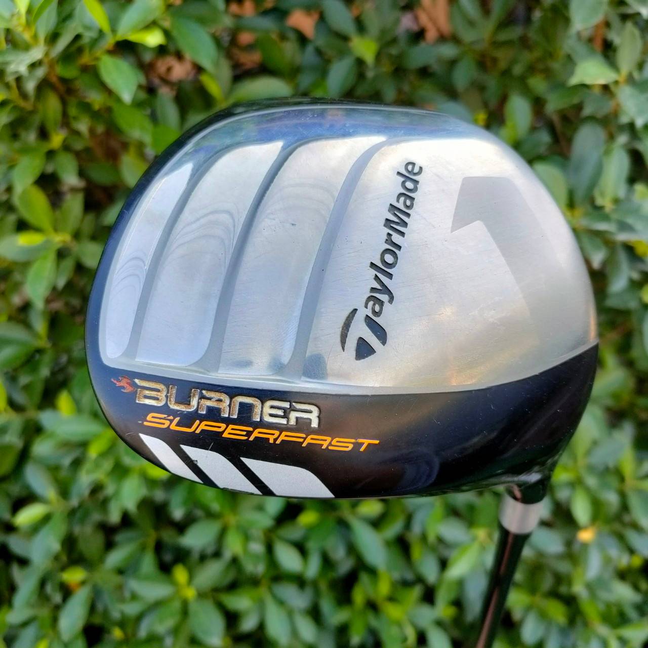DRIVER TAYLORMADE BURNER SUPERFAST องศา 9.5 ก้าน FUBUKI FLEX R หัวใหญ่ เป็นสามเหลี่ยมยื่นออกด้านหลังเยอะ ทำให้ตีง่ายและไกลมาก ก้าน FUBUKI ดีมาก
