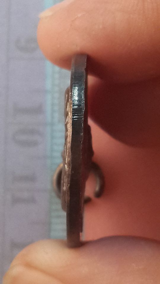 เหรียญ หลวงปู่ ทวด หลัง พระครู ศรัทธา นุรักษ์ พ่อท่านวัน วัดลอน พัทลุง ปี 2557