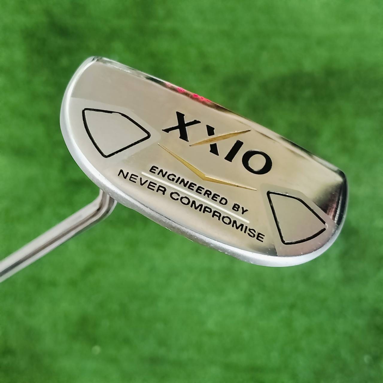 ** ไม้กอล์ฟมือซ้าย ** PUTTER XXIO ยาว 34 นิ้ว ออกแบบและสร้างจาก NEVER COMPROMICE พัตต์นิ่งมากๆ พรีเมี่ยมญี่ปุ่น ไม้กอล์ฟพรีเมี่ยมมือสอง ของแท้ By NakaraLuxurious