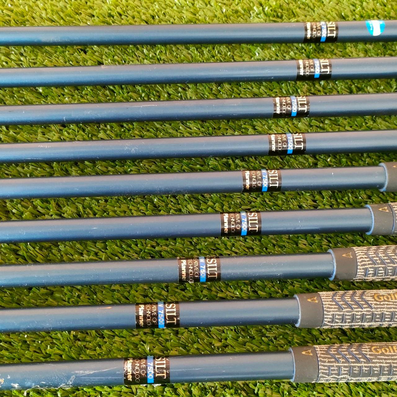 ไม้กอล์ฟสำหรับท่านที่ถนัดซ้าย ชุดเหล็ก GOLF PLANNER DISPLFED มีเหล็ก 3-9 เเละ PW SW ก้าน EXSILT FLEX R