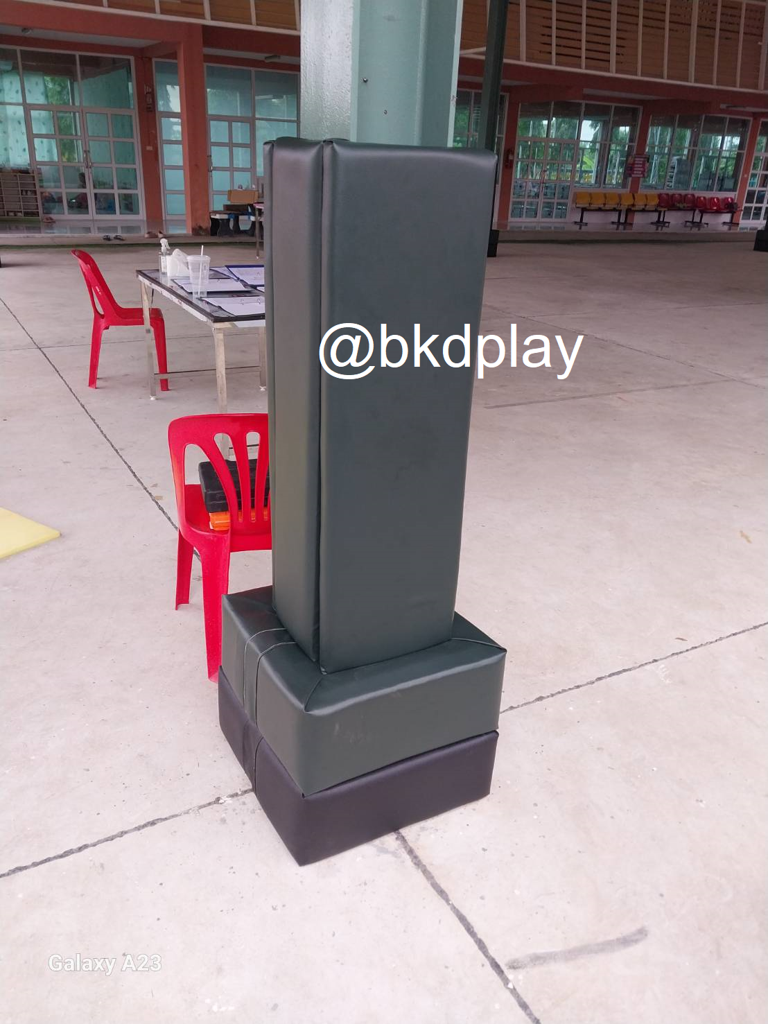 รับทำผนังกันกระแทก บุผนังห้อง หุ้มเสากันกระแทก บุหุ้มหนัง สั่งทำตามขนาดและสี