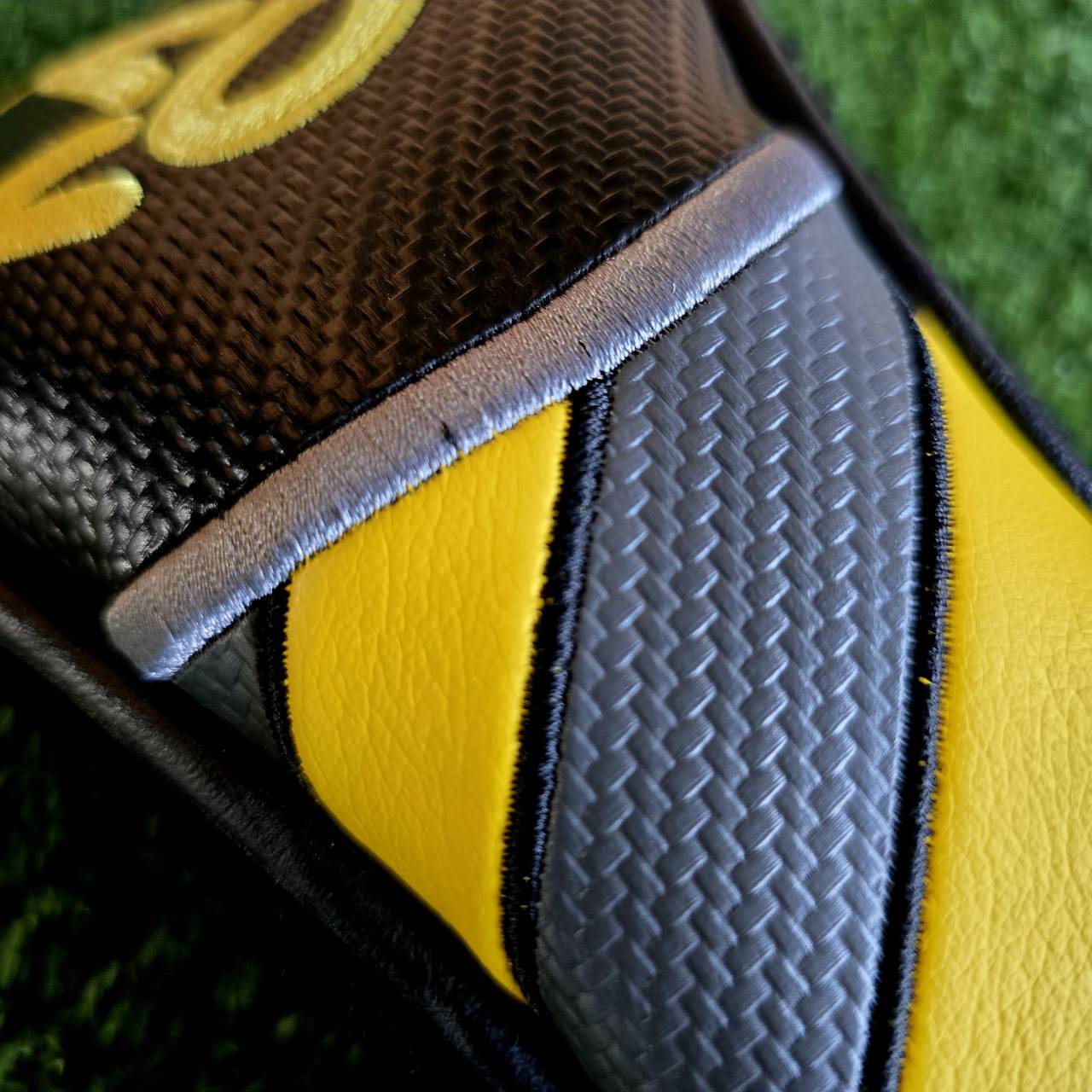 2018 Caution Stripe - Sunshine Yellow Set COVER ใส่ HYBRID SCOTTY CAMERON ของแท้ มือสอง สภาพงามมากๆ เดิมๆ หายากมาก ตอนนี้หาไม่ได้แล้ว