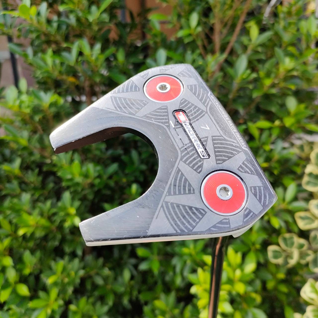 PUTTER ODYSSEY O WORKS 7 ความยาว 34 นิ้ว ก้านดำ สวยมาก เป็นรูปแบบยอดนิยมที่สุดในเวลานี้ พัตต์ดีมากๆ พัตต์ตรง หน้าสัมผัสดีมาก