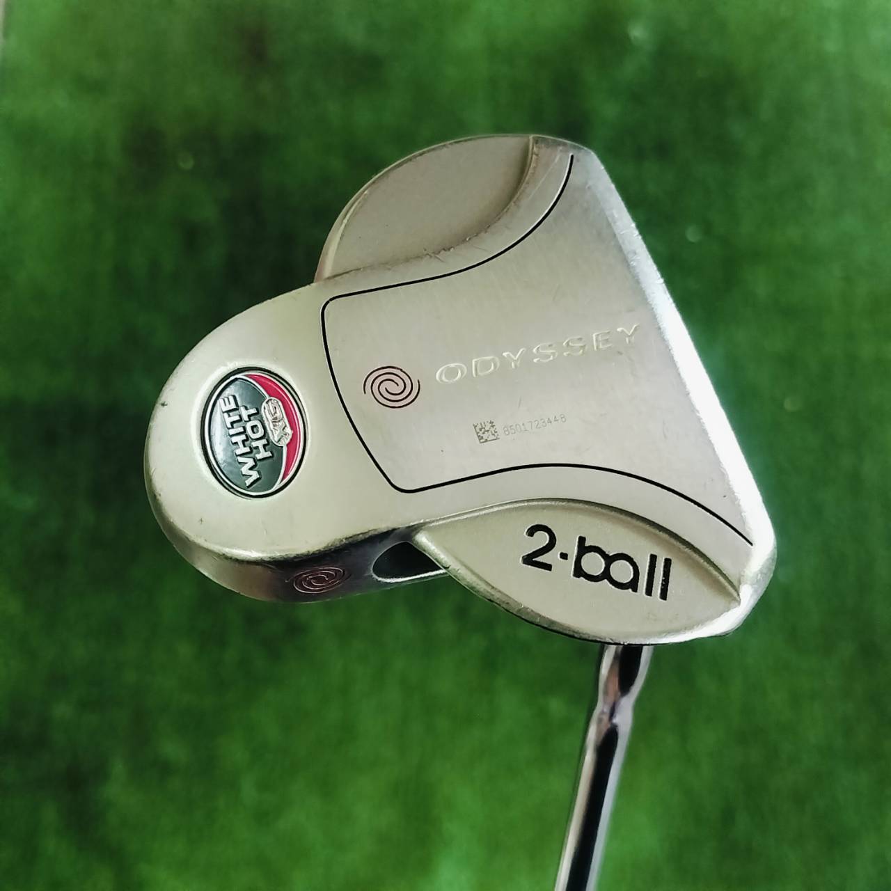 PUTTER ODYSSEY 2-BALL WHITE HOT XG ยาว 34 นิ้ว รุ่น XG เป็นหน้านุ่ม แต่มีลวดลาย เพื่อช่วยให้ลูกหมุนเกาะไลน์ยิ่งขึ้น ไม้กอล์ฟพรีเมี่ยมมือสอง ของแท้ By NakaraLuxurious