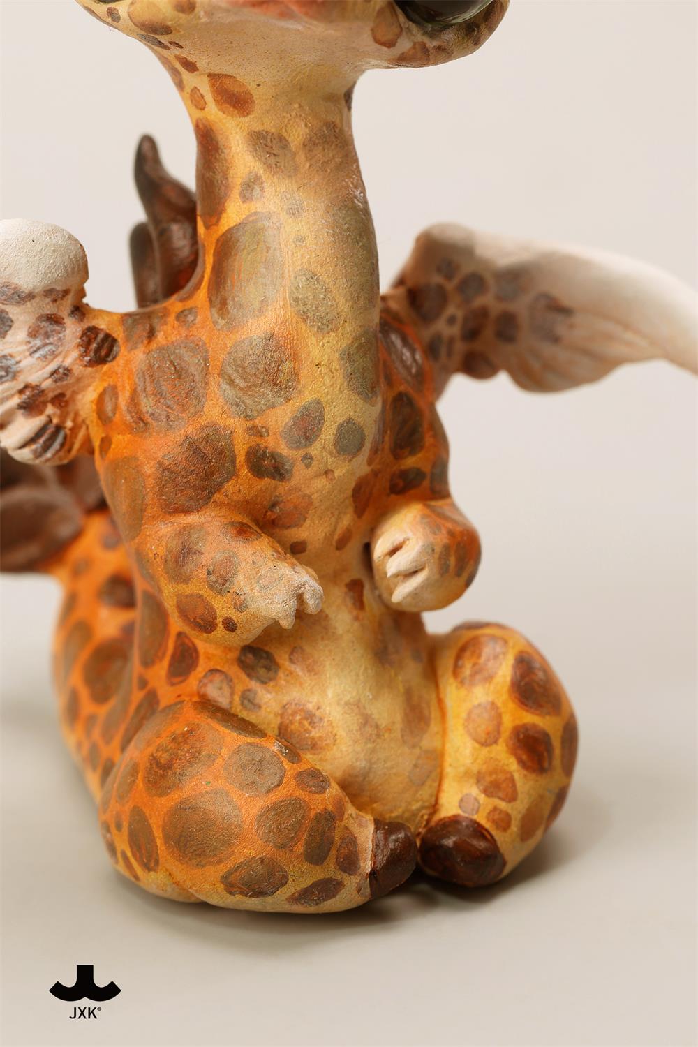 [สั่งจอง] JXK R2504 : Global Artists Series - Magical Elf Giraffe (Roshia Ilumi Forest)