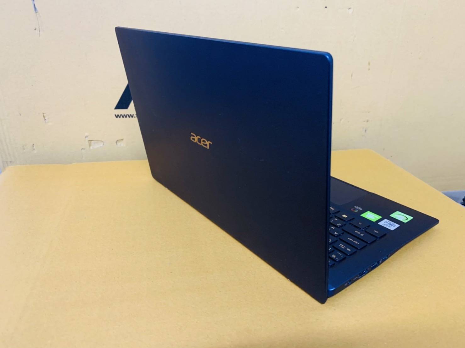 โน้ตบุ๊ค Notebook Acer Swift 5 SF514-54GT-701J - 14 inch Full HD