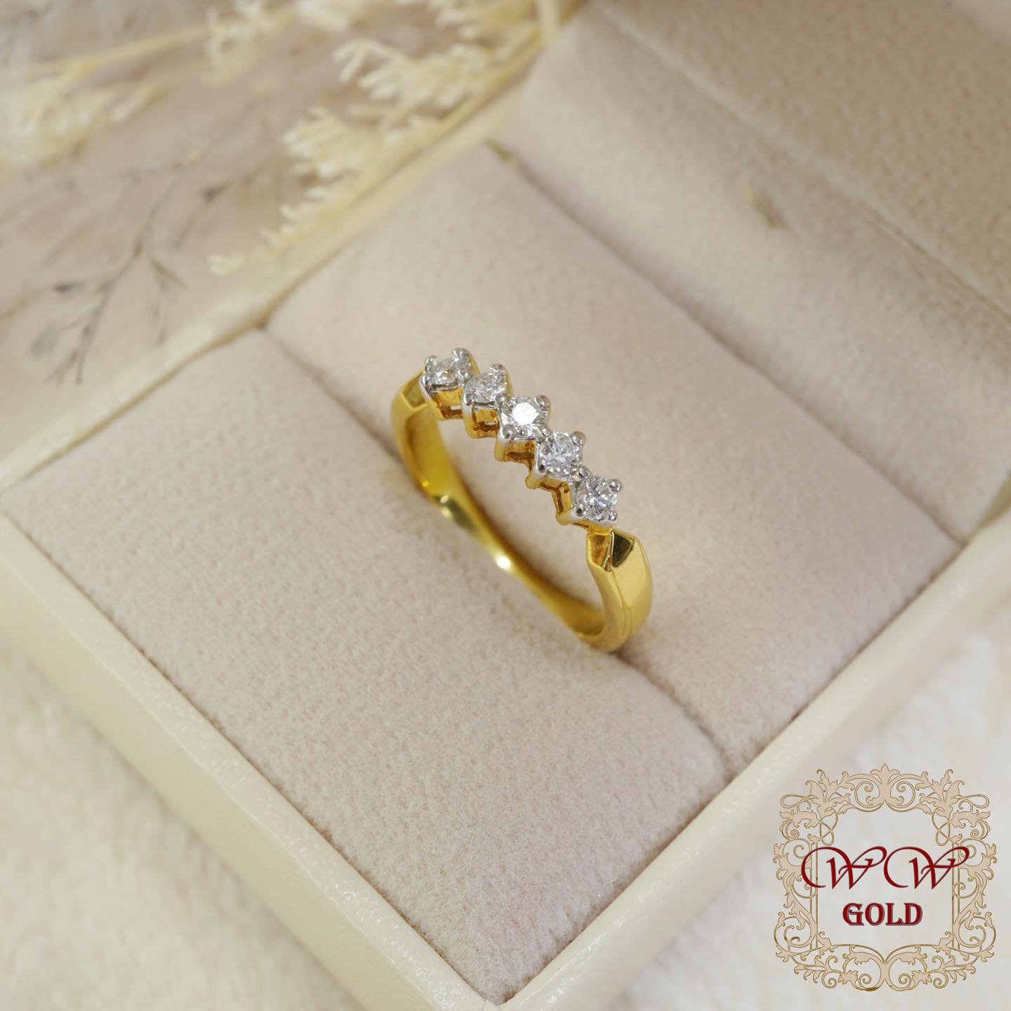 แหวนเพชรแถว 5 เม็ด