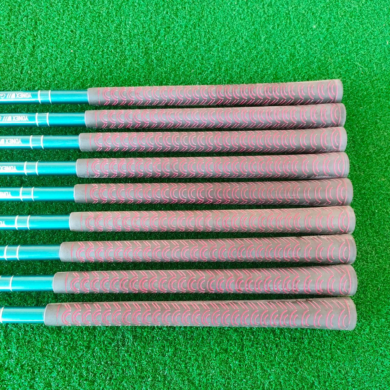 **ไม้กอล์ฟสำหรับผู้หญิง** ชุดเหล็ก YONEX GRAPHLEX LADY มีเหล็ก 3-9 เเละ PW SW ก้าน YONEX GP300 FLEX L MADE IN JAPAN