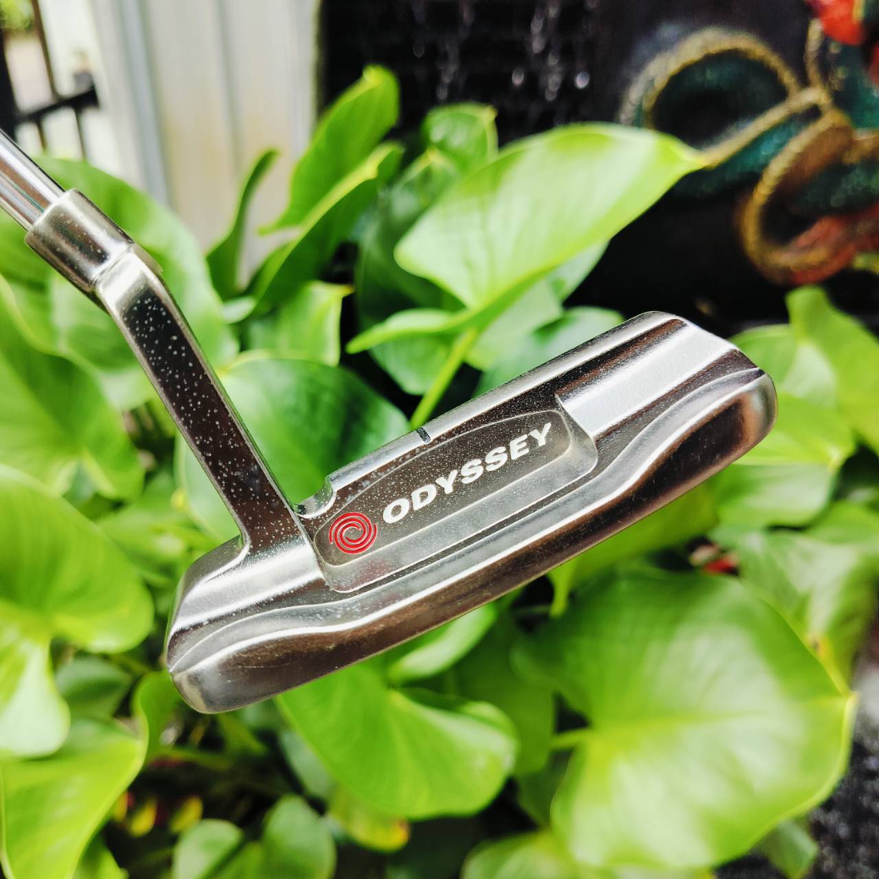 PUTTER ODYSSEY WHITE ICE วางน้ำหนักไว้ทั้งด้าน TOE และ HEEL ทำให้พัตต์แบบบล๊านซ์มากๆ หน้าสัมผัสที่เป็นเอกลักษณ์ ทั้งนุ่มนวลและเกาะไลน์มาก ไม้กอล์ฟพรีเมี่ยมมือสอง ของแท้ By NakaraLuxurious