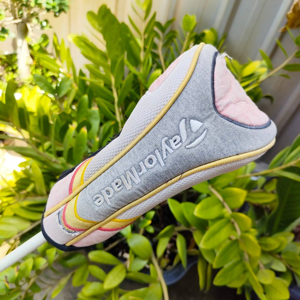 HYBRID3 TAYLORMADE BURNER RESCUE องศา 19 ก้าน RE*AX SUPERFAS FLEX R รุ่นนี้กระดองเคฟล่า ตีลูกลอยง่ายและแม่นยำ ทั้งยังชดเชยความผิดพลาดสูง ระยะดี ไม้กอล์ฟพรีเมี่ยมมือสอง ของแท้ By NakaraLuxurious