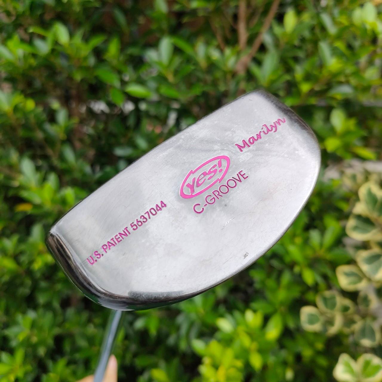 * ไม้กอล์ฟมือซ้าย * PUTTER YES! C-GROOVE รุ่น Marilyn ความยาว 33 นิ้ว พัตเตอร์รุ่นดัง ที่สุดแห่งความเกาะไลน์