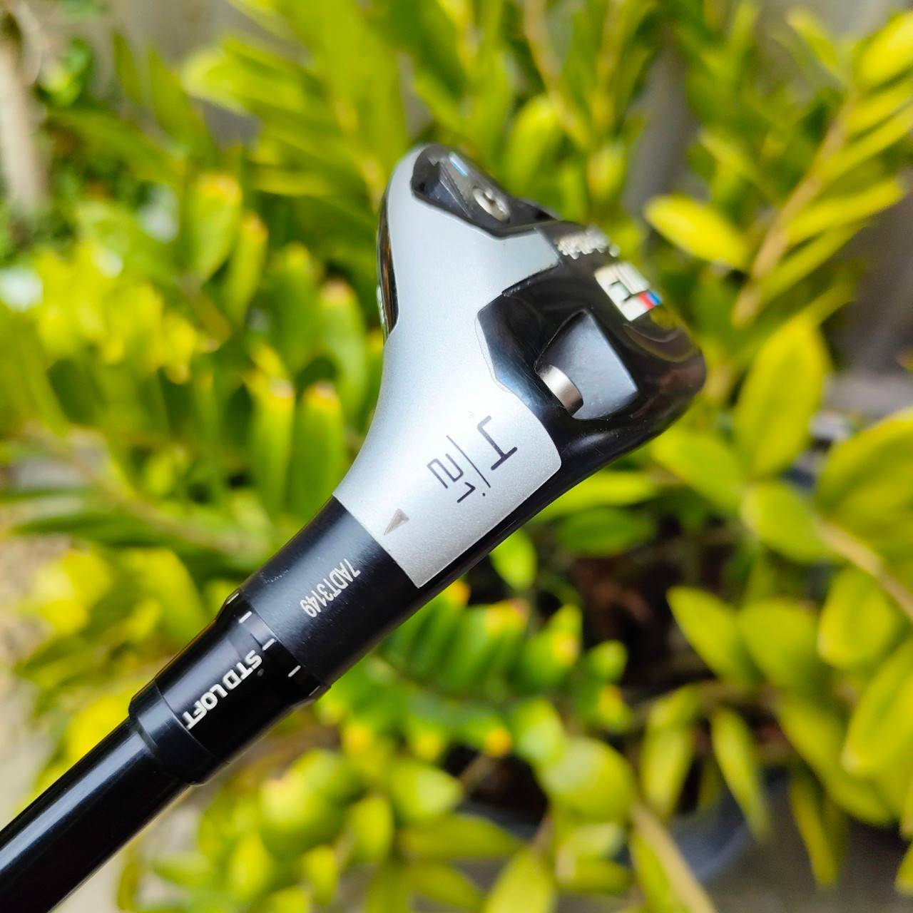 U4 TAYLORMADE M3 ก้าน KURO KAGE TM6 FLEX R ปรับ FADE DRAW ได้ ตามแต่ละวงสวิง และยังปรับมุมเหิน ได้ที่คอไม้อีกด้วย ไม้กอล์ฟพรีเมี่ยมมือสอง ของแท้ By NakaraLuxurious