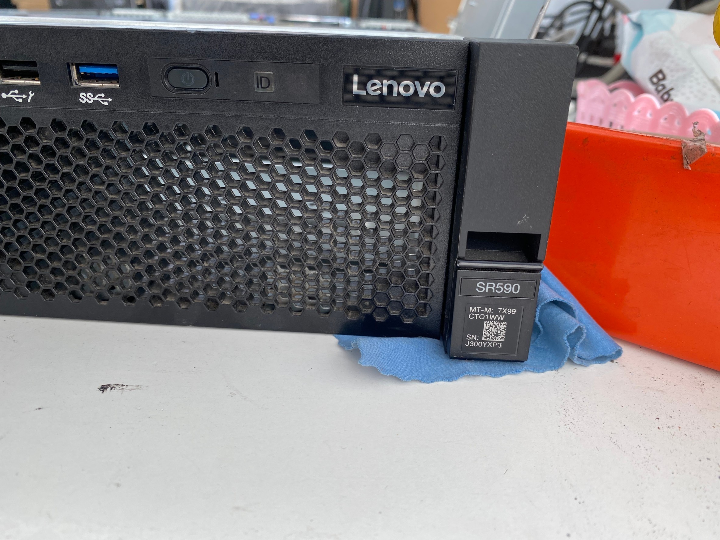 Lenovo ThinkSystem SR590